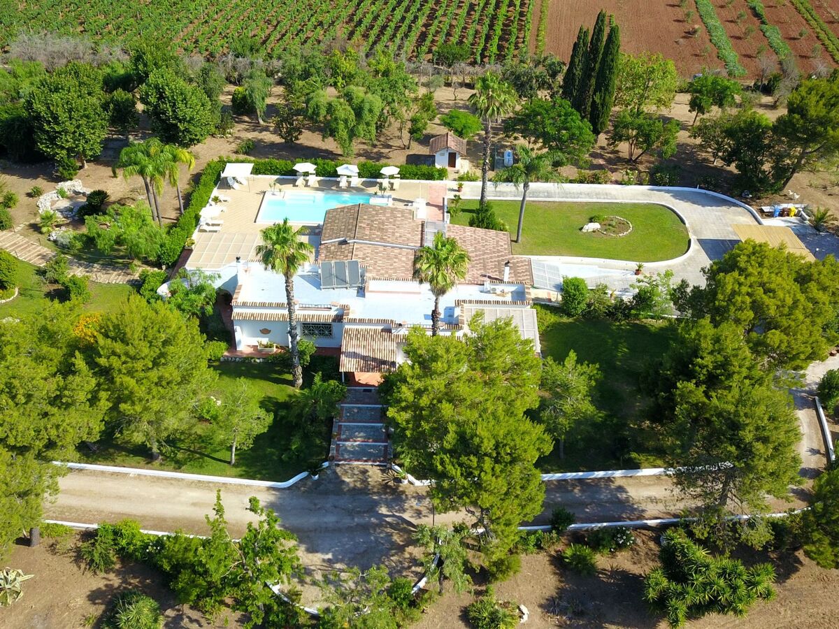 Villa Vetti – Maison 18 pers., piscine et terrain 20 000 m² - Photo 2