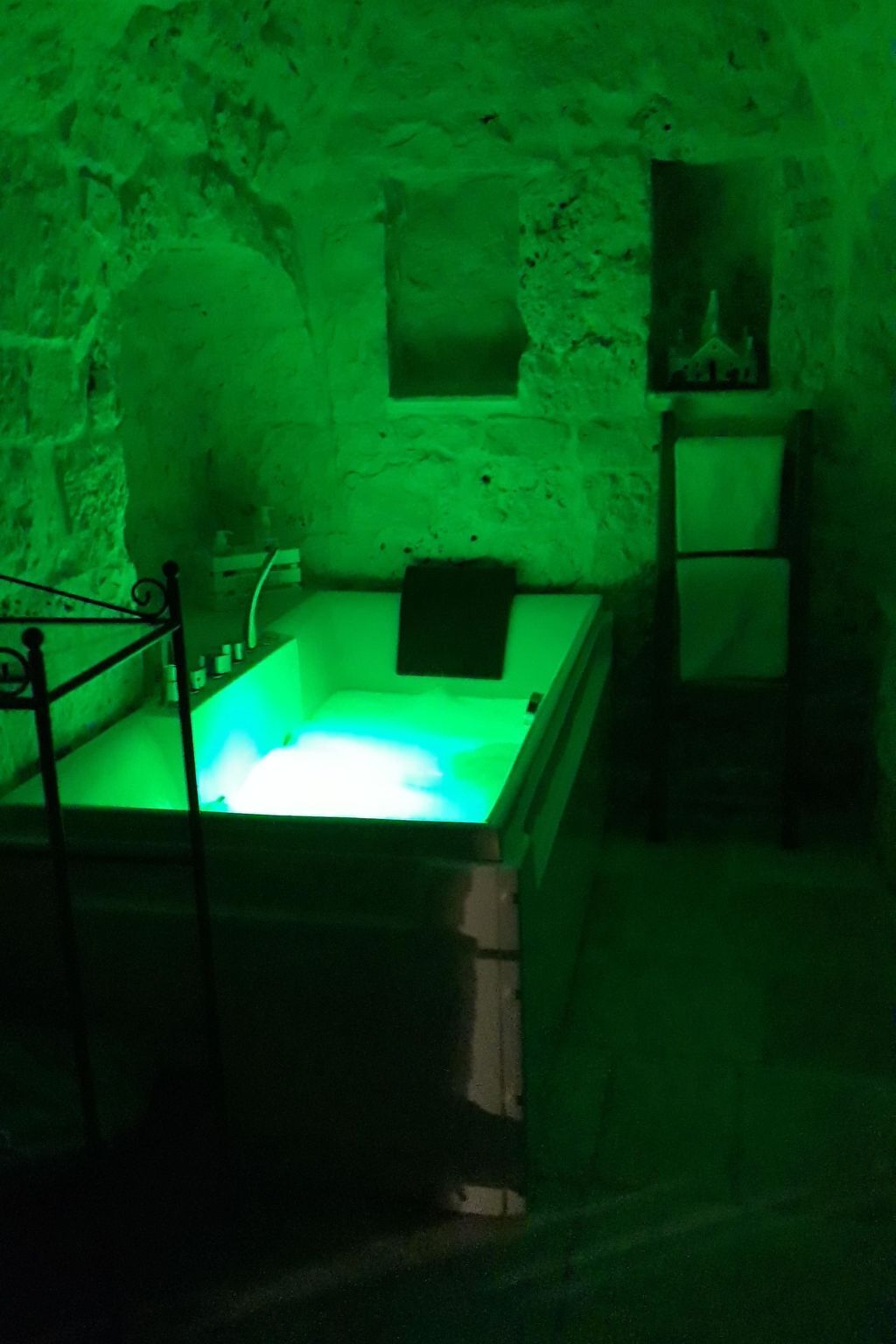 Trullo en pierre et villa blanche avec jacuzzi - Photo 9