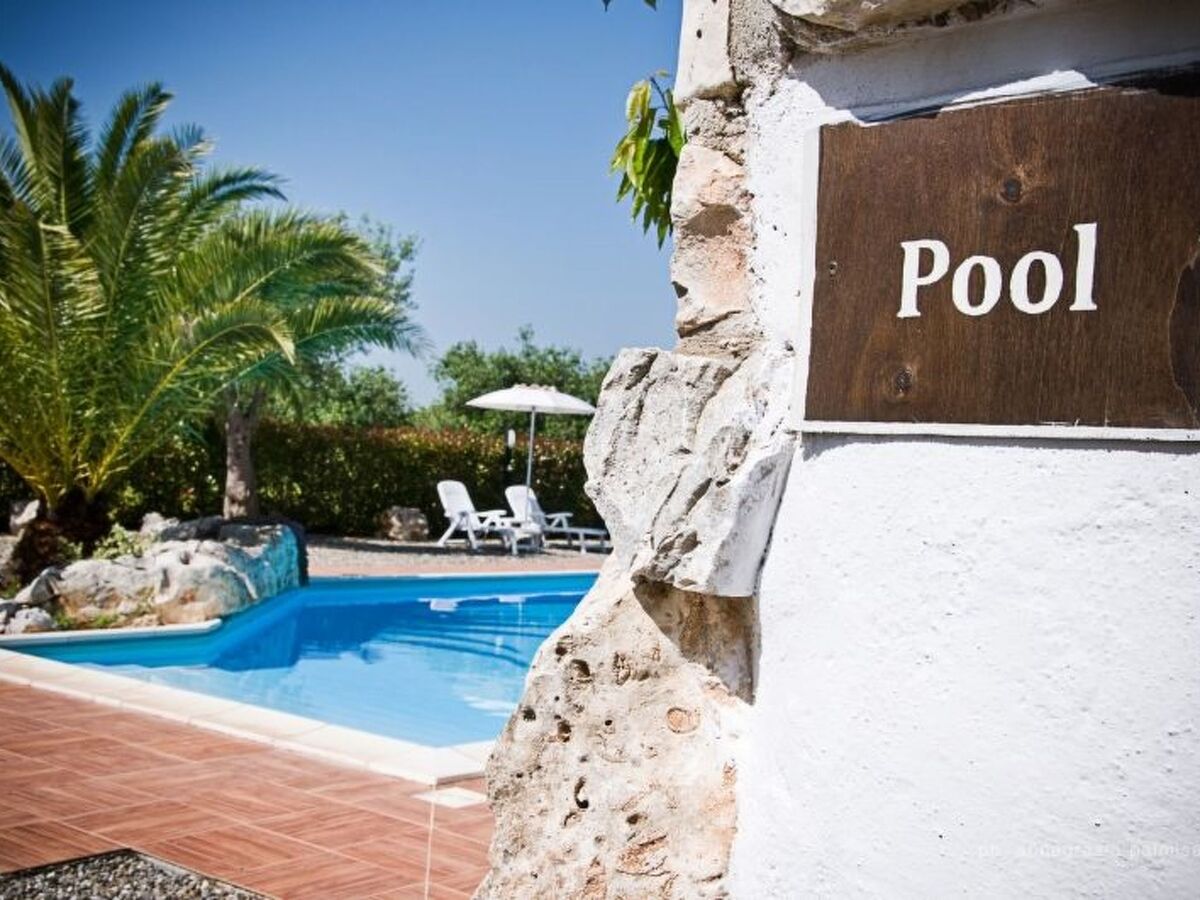 Trullo Kirschbaum à Martina Franca, piscine & jardin - Photo 12