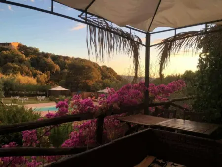 Location appartement à Badesi, mit Blick auf das Wasser