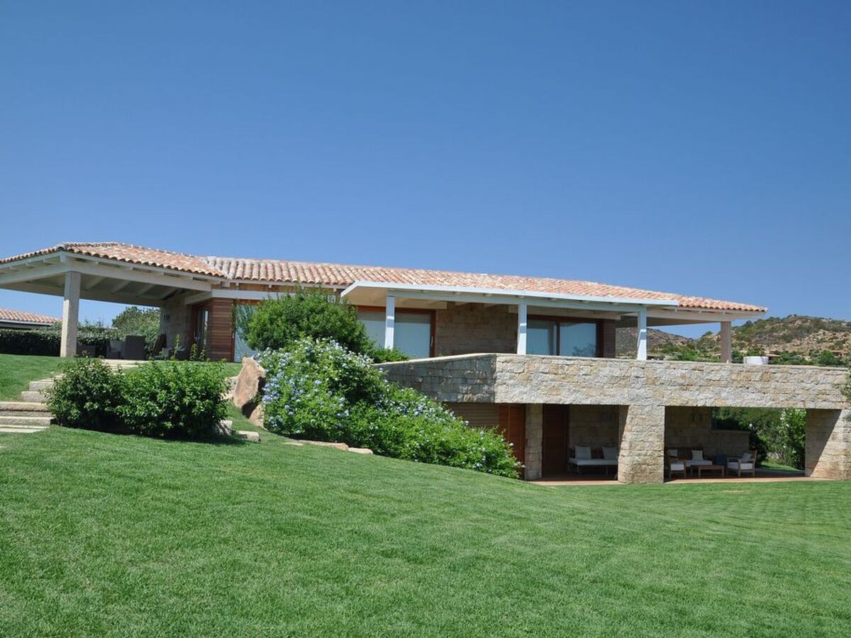 Villa Asta à Agrustos : 5 chambres, piscine et vue mer - Photo 4
