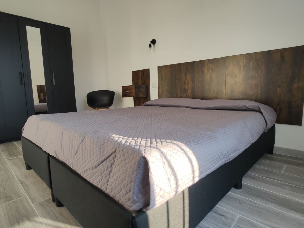Appartement 4 pers. Porto Pino, balcon privé et jardin - Photo 6