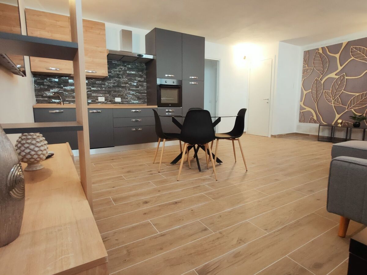 Appartement 2 chambres à 20m du centre, Chia - Photo 2