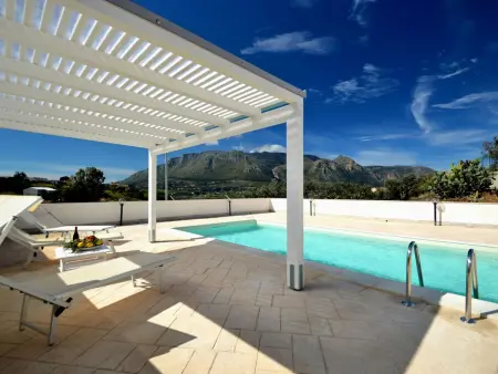 Location maison à Alcamo, Chalet mit privatem Pool 8 Plätze klimatisiert Parkplatz bbq