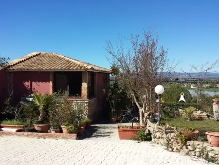 Studio 30 m² vue mer à Fontane Bianche, piscine commune