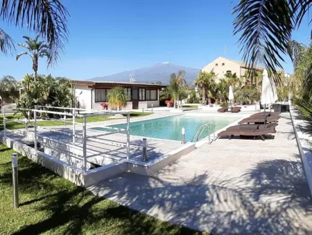 Location maison à Calatabiano, Haus in Calatabiano mit privatem Parkplatz