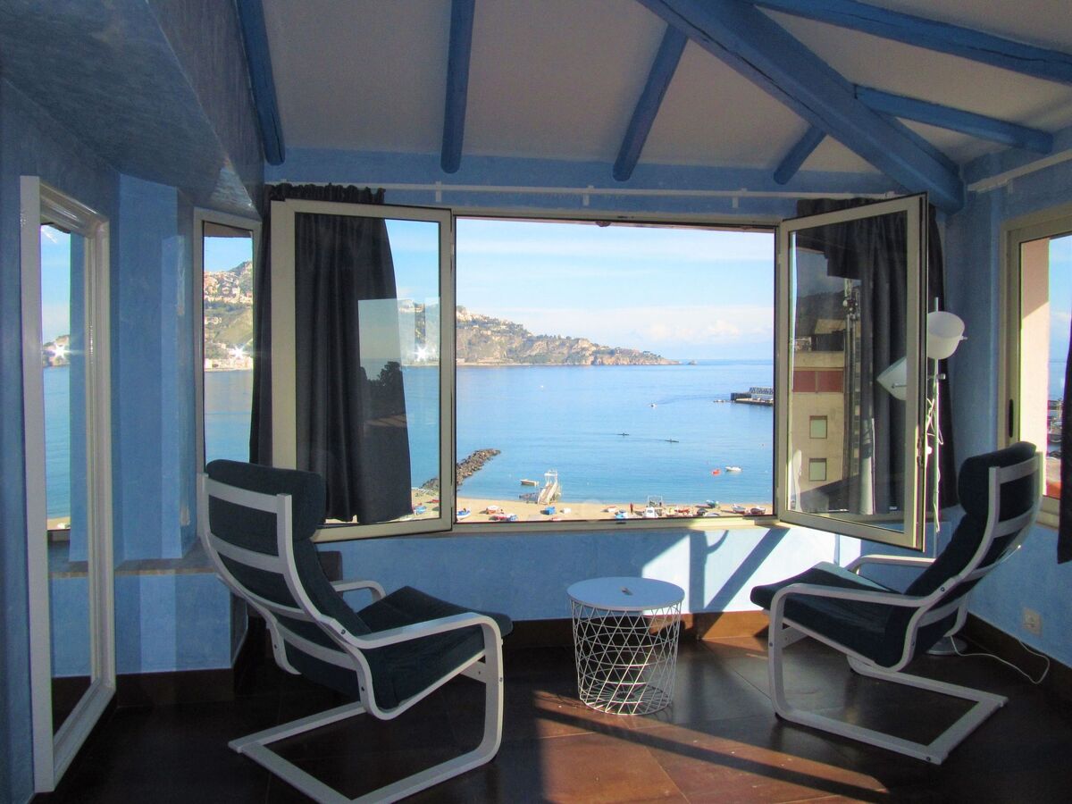 Appartement vue 270° sur la baie, 5e étage à Giardini-Naxos - Photo 2
