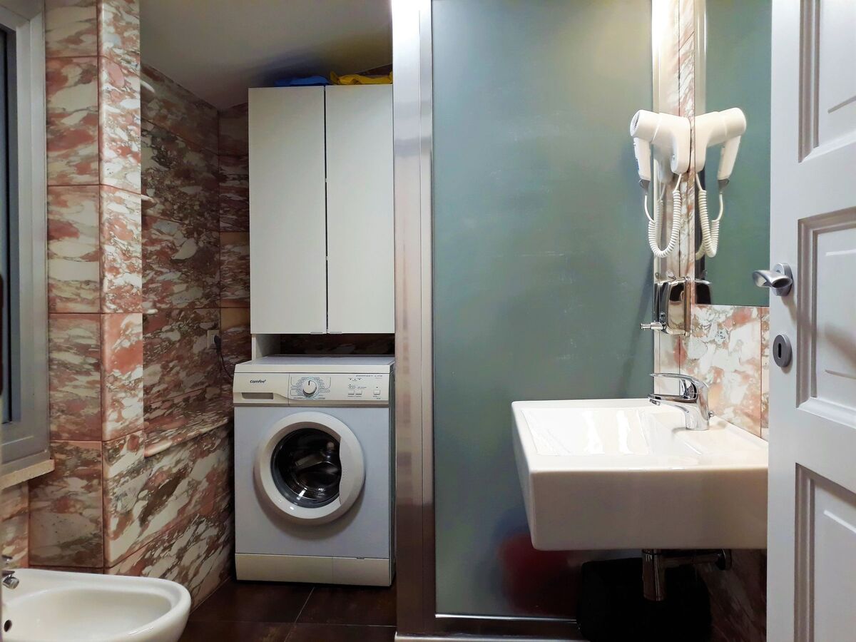 Appartement vue 270° sur la baie, 5e étage à Giardini-Naxos - Photo 9