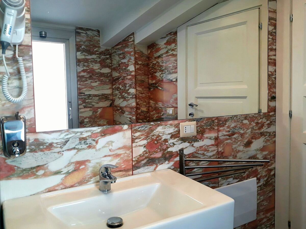 Appartement vue 270° sur la baie, 5e étage à Giardini-Naxos - Photo 11