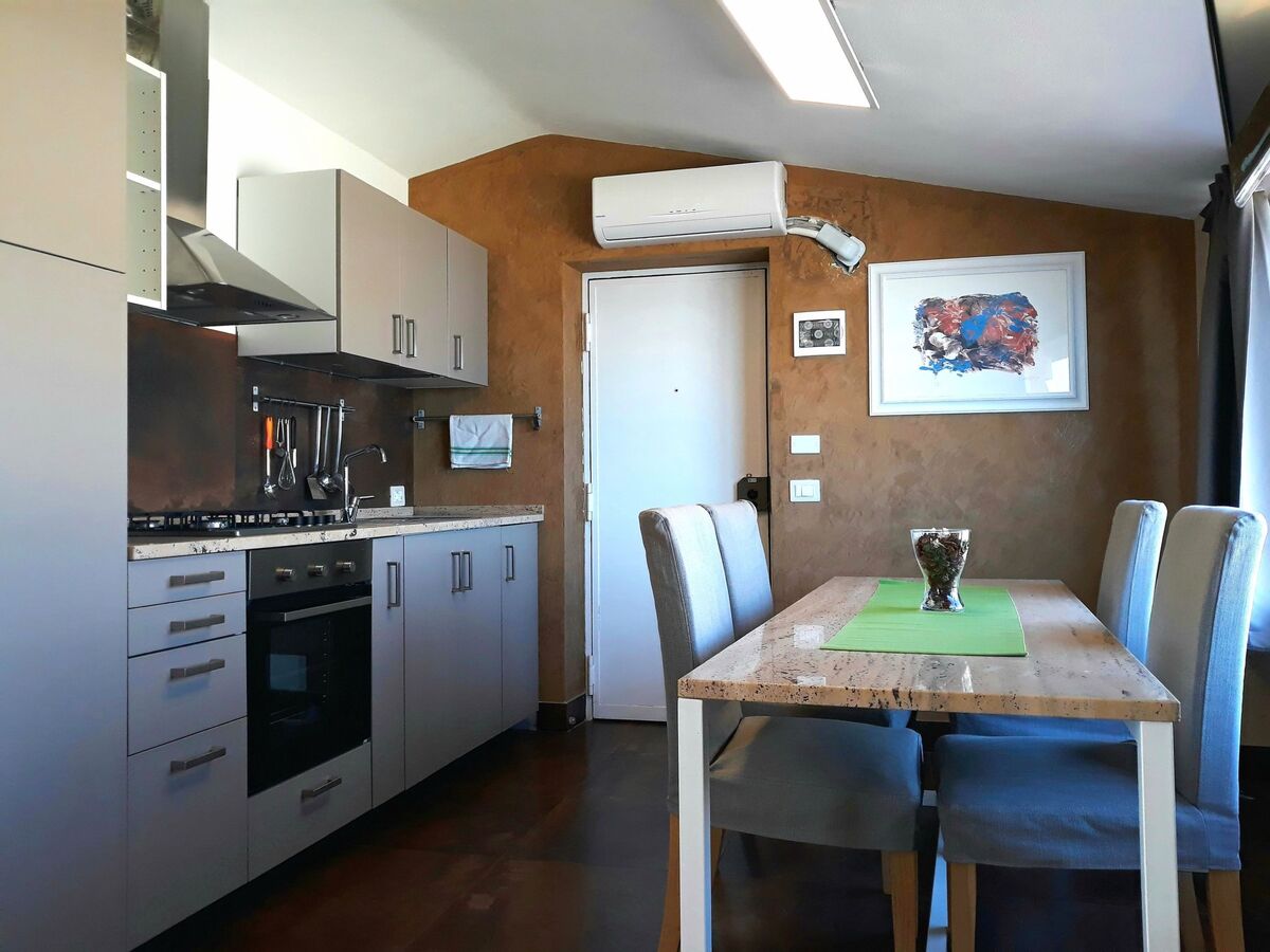 Appartement vue 270° sur la baie, 5e étage à Giardini-Naxos - Photo 13