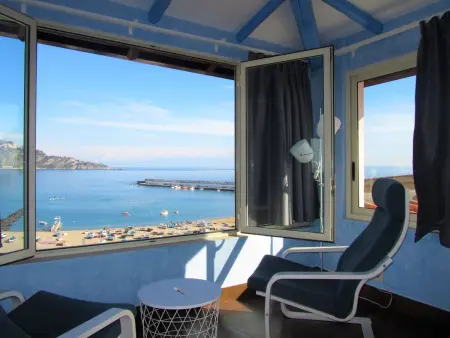 Appartement vue 270° sur la baie, 5e étage à Giardini-Naxos
