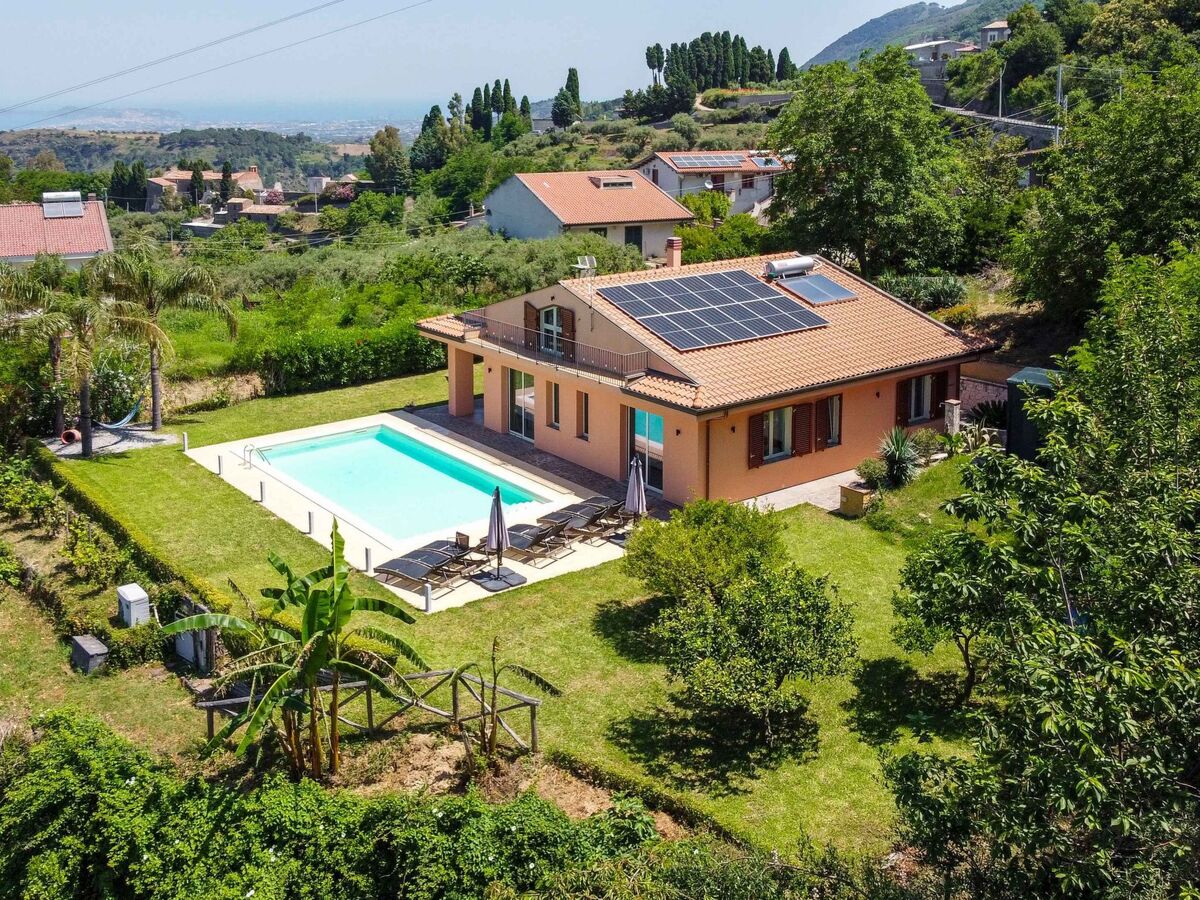 Villa Malú à Castroreale, piscine chauffée et vue sur les Îles Éoliennes - Photo 3