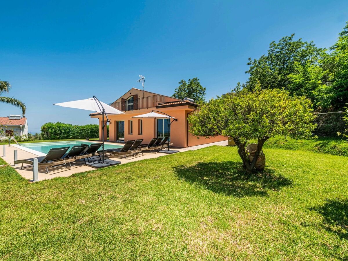 Villa Malú à Castroreale, piscine chauffée et vue sur les Îles Éoliennes - Photo 24
