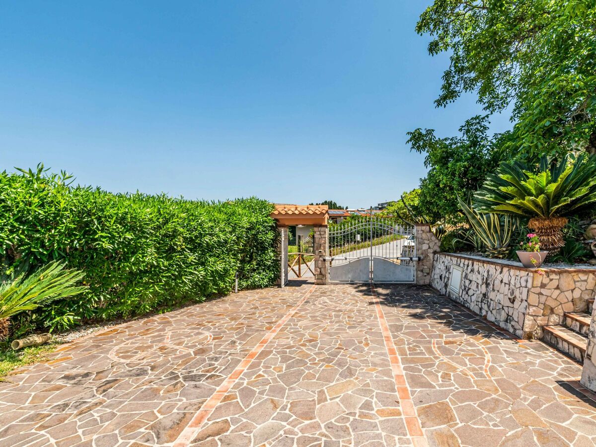 Villa Malú à Castroreale, piscine chauffée et vue sur les Îles Éoliennes - Photo 33