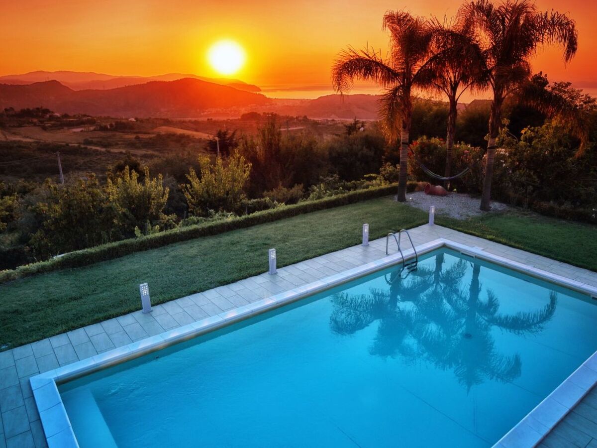 Villa Malú à Castroreale, piscine chauffée et vue sur les Îles Éoliennes - Photo 44