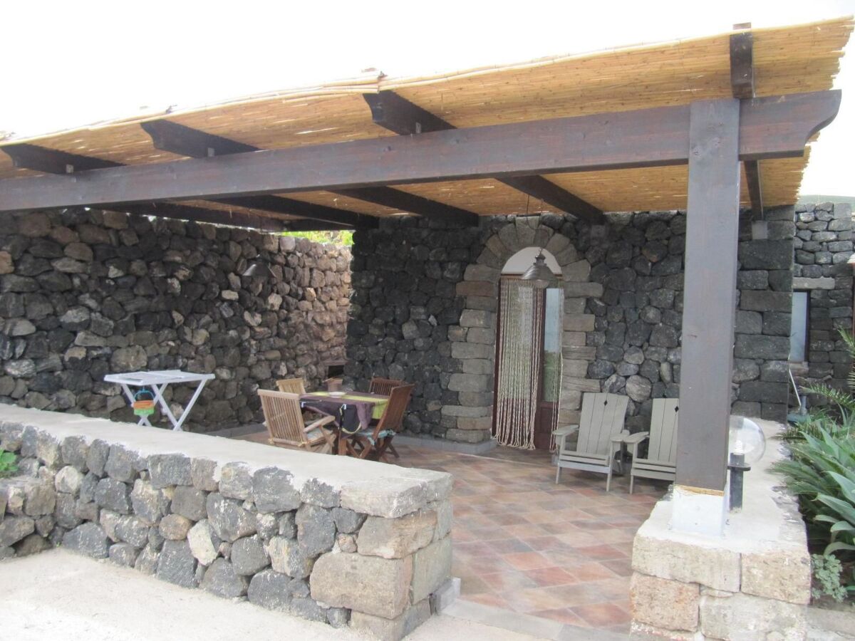 Dammuso avec terrasse et vue mer à Pantelleria - Photo 3