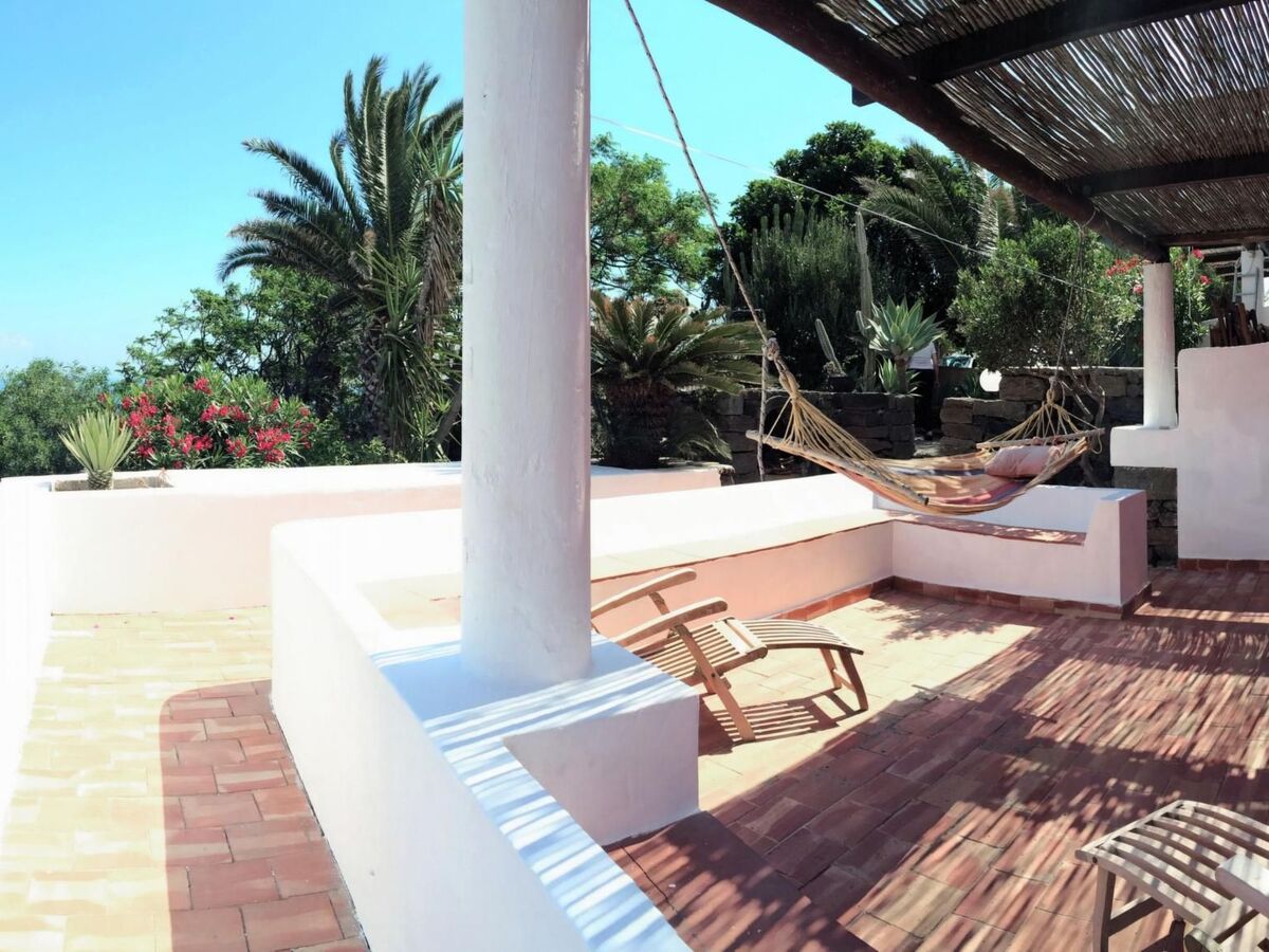 Dammuso avec terrasse et vue mer à Pantelleria - Photo 18