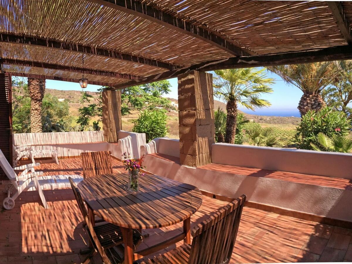 Dammuso avec terrasse et vue mer à Pantelleria - Photo 20