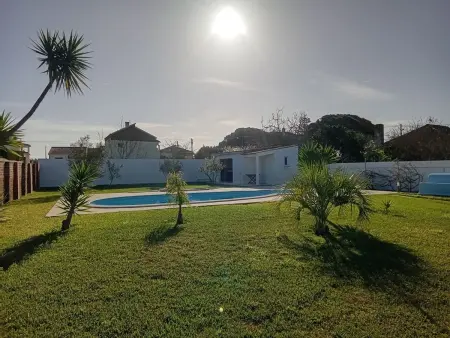 Location maison à Coimbrão, in Coimbrão mit Eigenem Pool