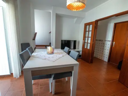 Maison de ville à Nazaré, 20 m de la plage, vue mer : photo 3