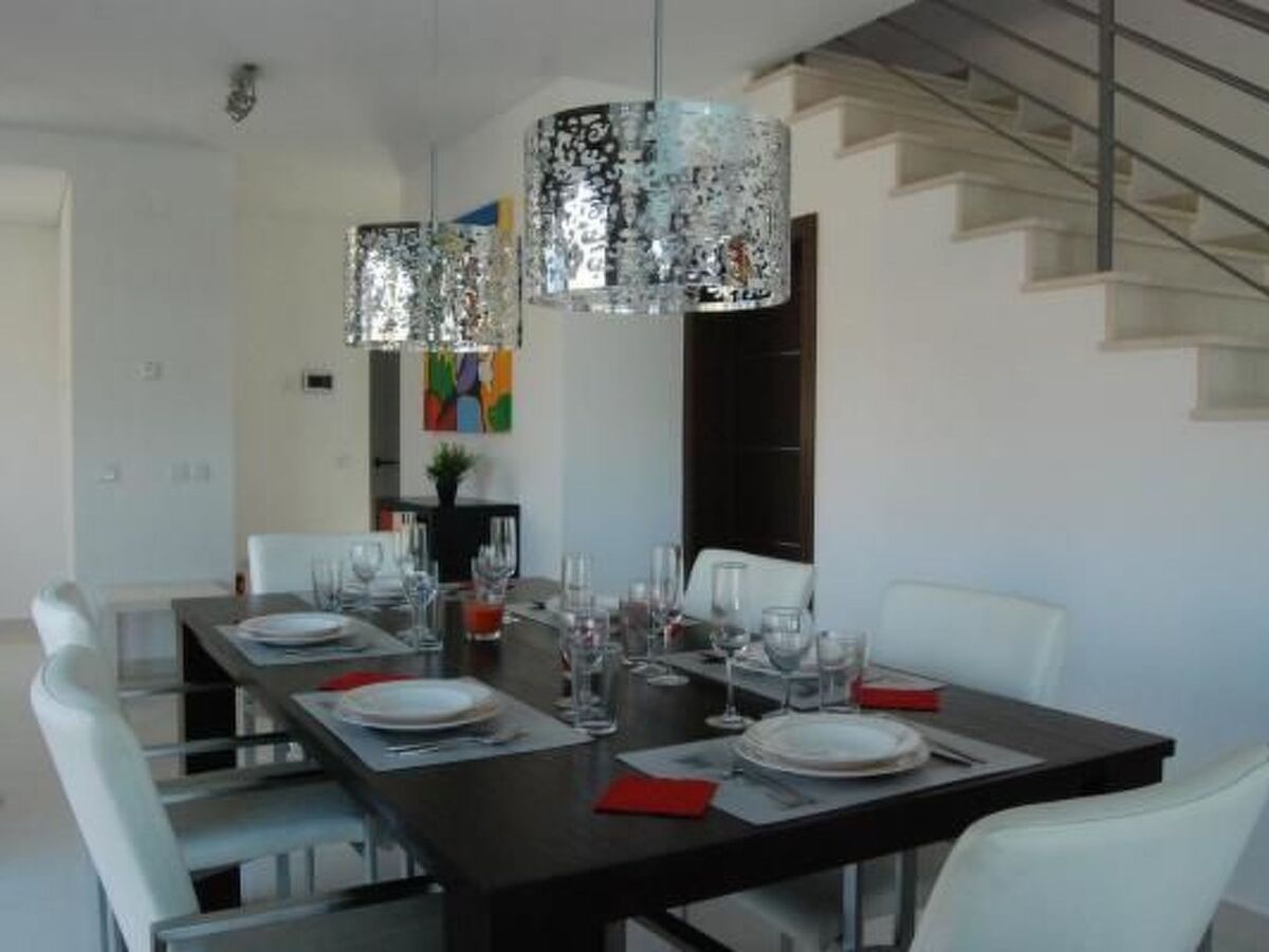 Villa moderne avec piscine privée à Atalaia - Photo 15