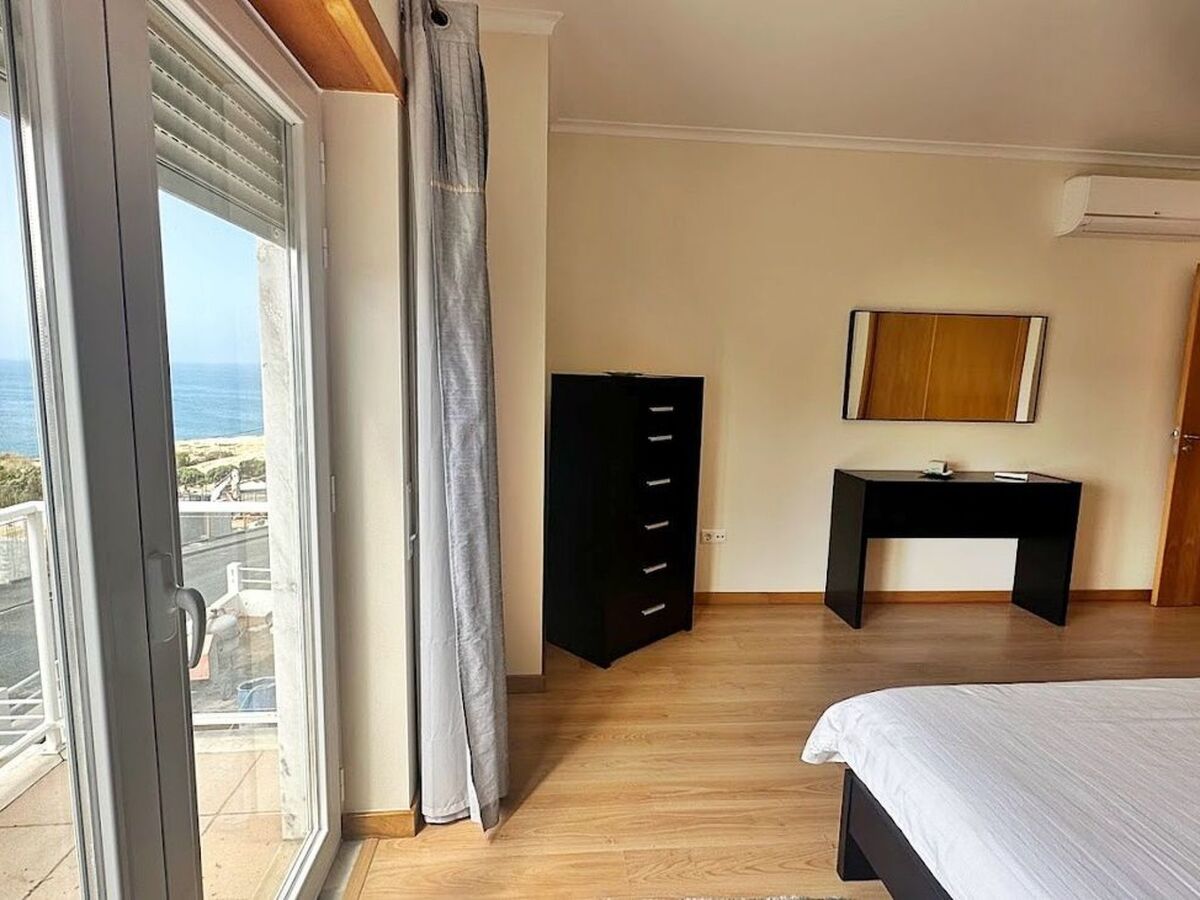 Maison Heilige Efigenie, 200m de la plage Porto das Barcas - Photo 4