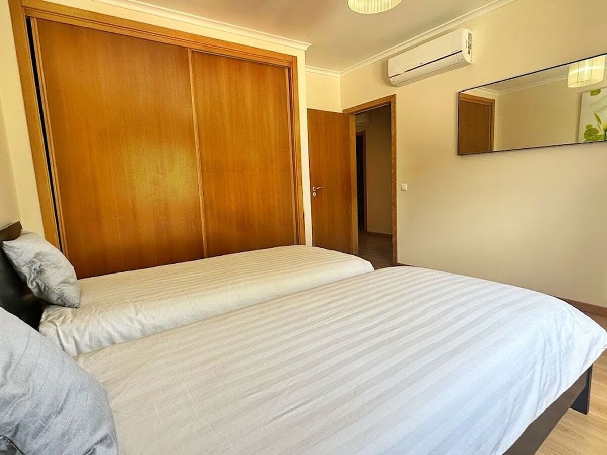 Maison Heilige Efigenie, 200m de la plage Porto das Barcas - Photo 16