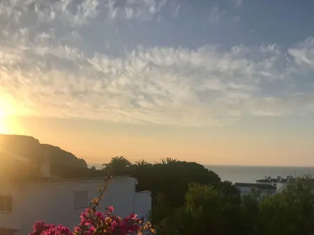 Location maison à Bensafrim, Zentrales Ferienhaus mit bezauberndem Meerblick