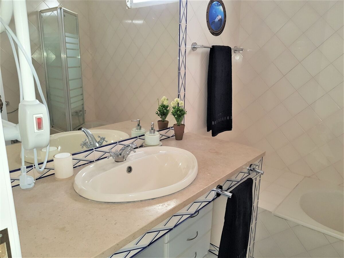 Maison à Lagos : terrasse privée, 2 piscines, plage à 700 m - Photo 37