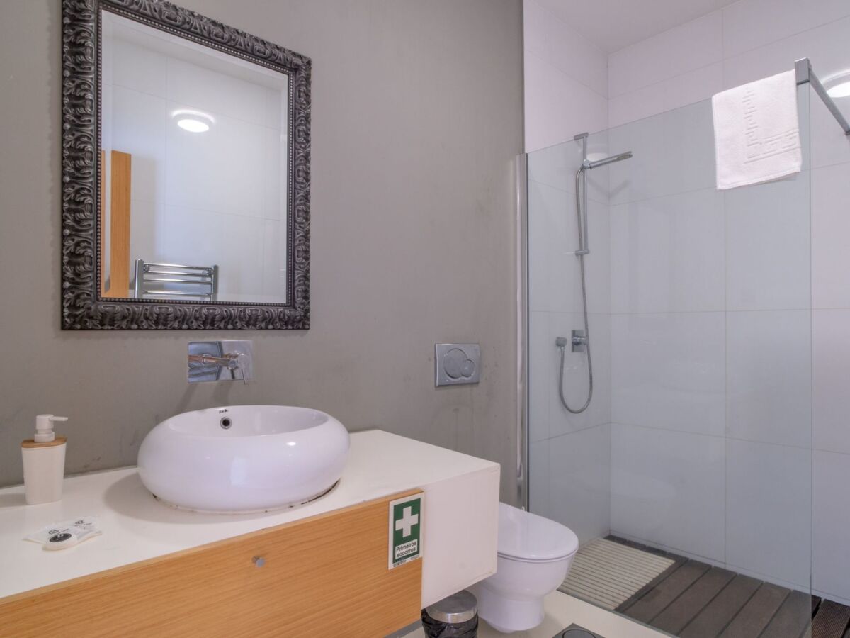 Villa Star à Funchal : 4 chambres, pool chauffée et vue mer - Photo 13
