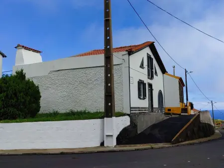 Location maison à Algarvia, in Santo Antonio mit Grill und Terrasse