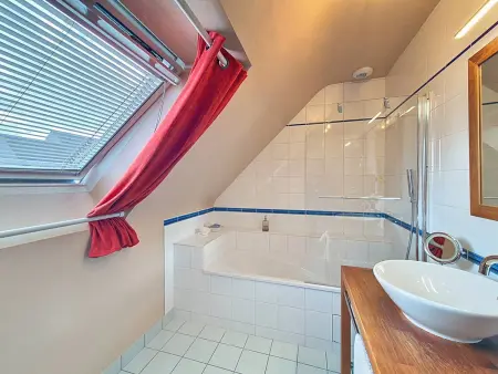 Maison Accueillante 110m² Proche Port d'Étel avec Jardin et Parking - Photo 13
