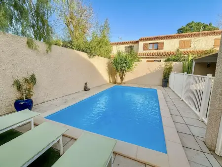 Location maison à Saint Cyprien, Villa spacieuse à St Cyprien Plage avec piscine privée