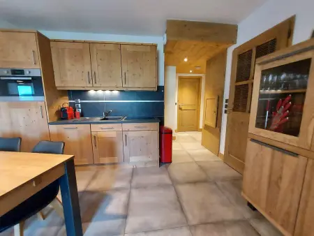 Appartement 60m² balcon montagne, parking couvert inclus : photo 5