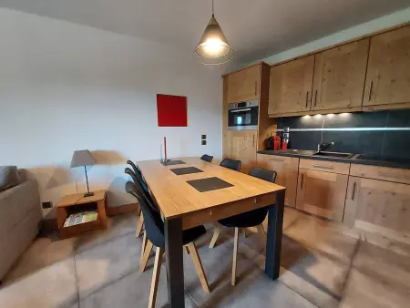 Appartement 60m² balcon montagne, parking couvert inclus : photo 8