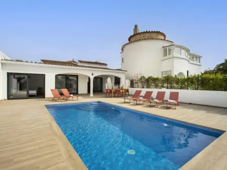 Villa rénovée 3 chambres, piscine et amarre à Empuriabrava - Photo 1