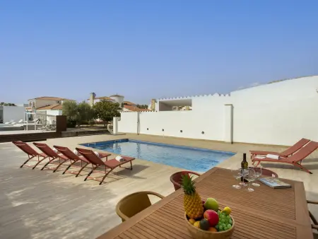Villa rénovée 3 chambres, piscine et amarre à Empuriabrava - Photo 4