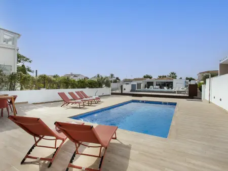 Villa rénovée 3 chambres, piscine et amarre à Empuriabrava - Photo 5
