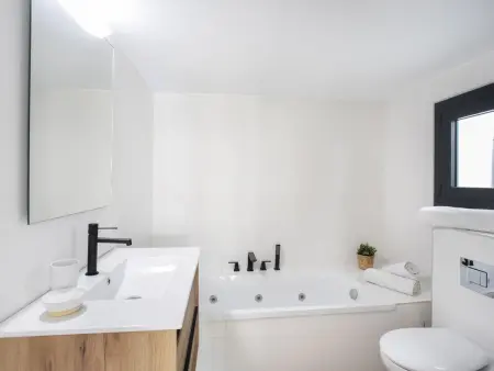 Villa rénovée 3 chambres, piscine et amarre à Empuriabrava - Photo 27