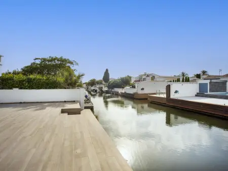Villa rénovée 3 chambres, piscine et amarre à Empuriabrava - Photo 29