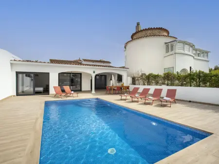 Villa rénovée 3 chambres, piscine et amarre à Empuriabrava - Photo 31
