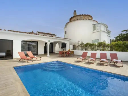 Villa rénovée 3 chambres, piscine et amarre à Empuriabrava - Photo 32