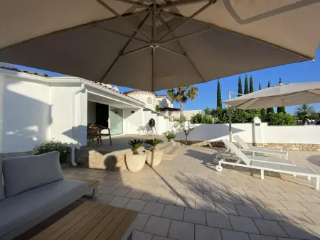 Charmante villa rénovée avec piscine privée, Empuriabrava : photo 32