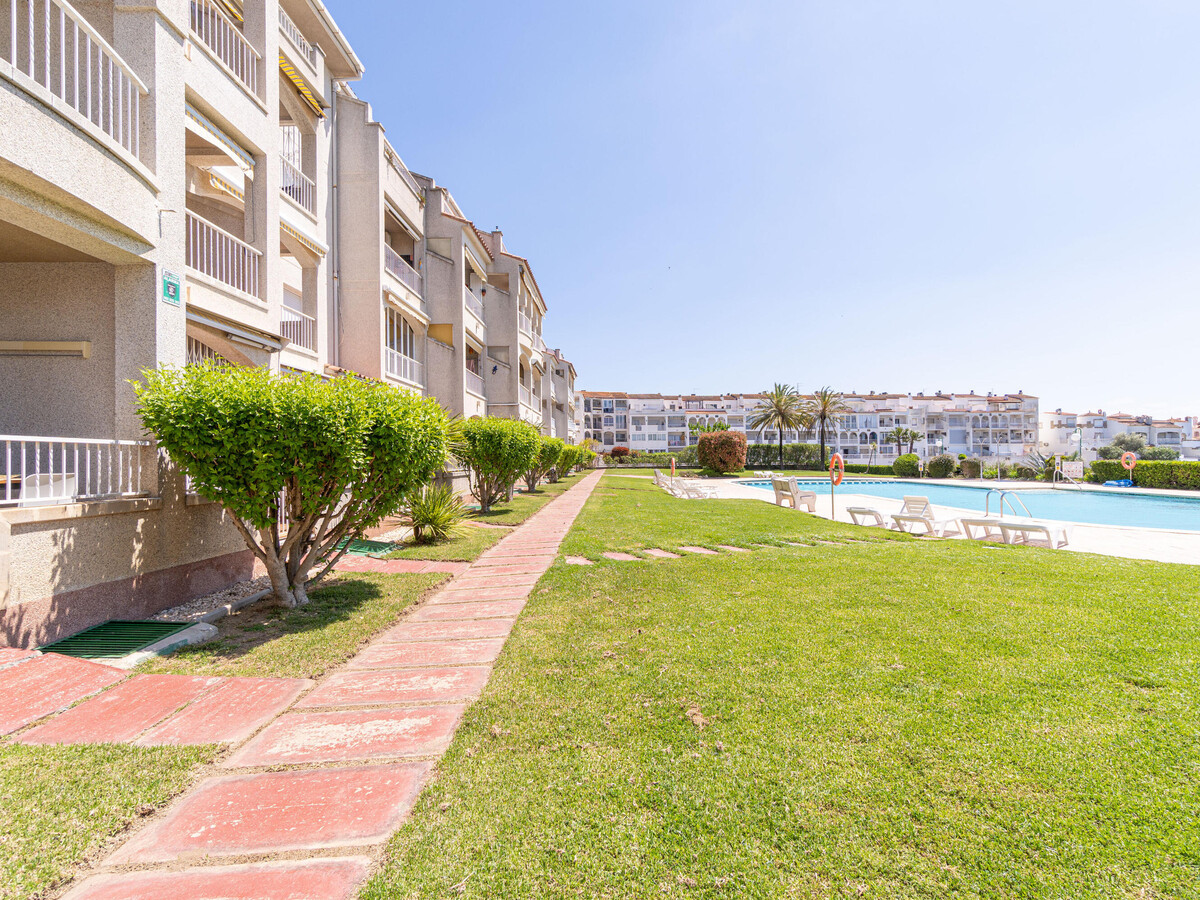 Appartement lumineux à Empuriabrava, piscine et terrasse - Photo 6
