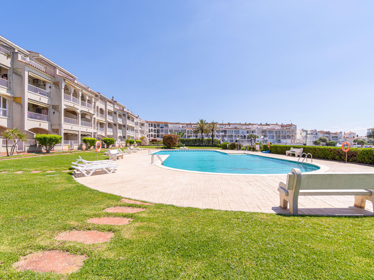 Appartement lumineux à Empuriabrava, piscine et terrasse - Photo 7