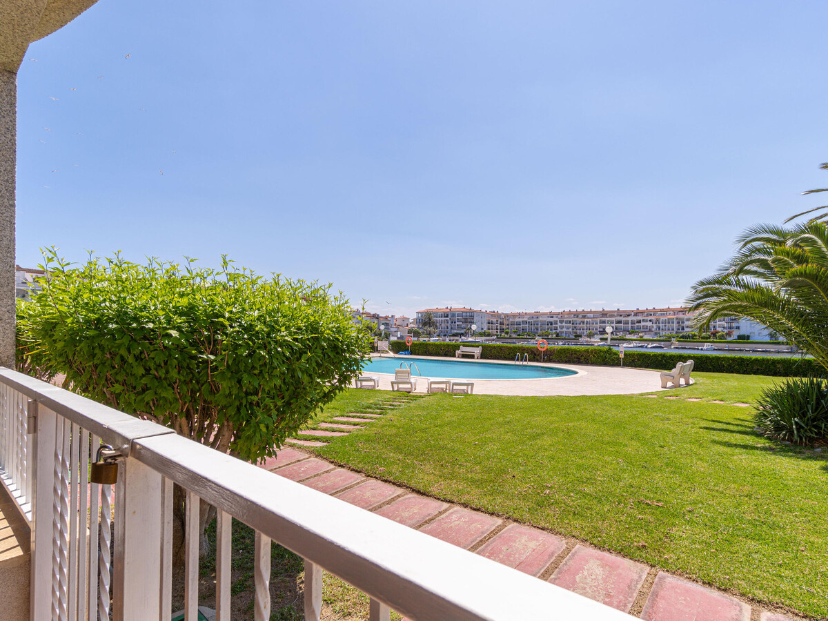 Appartement lumineux à Empuriabrava, piscine et terrasse - Photo 20