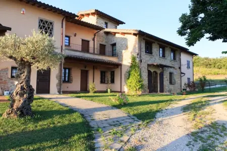 Location villa à Città di Castello, Belle ferme avec piscine