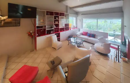 Maison 200m² piscine chauffée à Cessenon sur Orb : photo 12