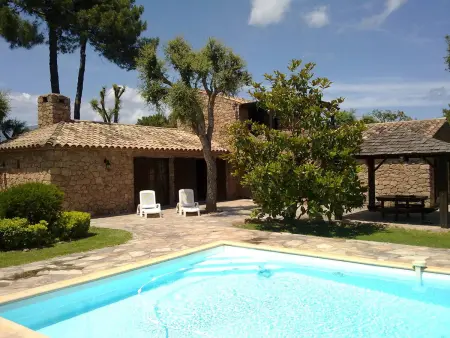 Location villa à Lecci, Magnifique villa à 400m de la plage pour 8 pers. avec piscine privative
