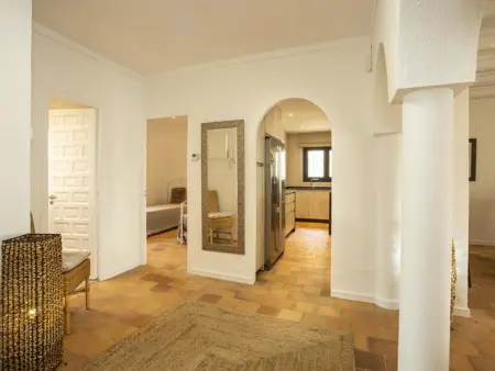 Villa de rêve au bord du canal : 5 chambres, piscine, dock et parking - Photo 4